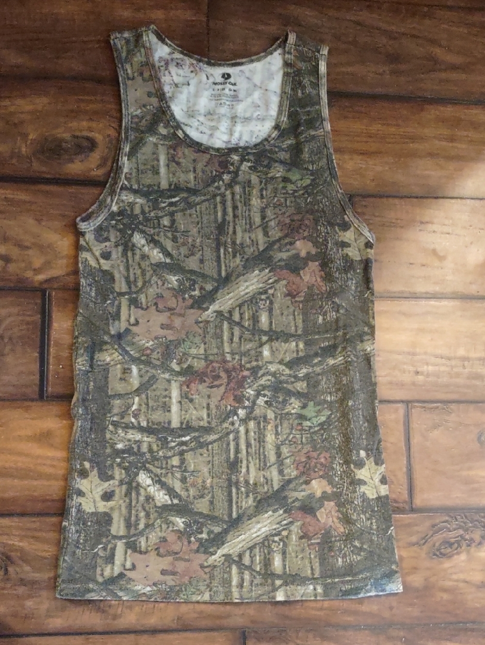 Mossy Oak Woodland Camo Tank - Green, Brown, White. Size S. 34-36.